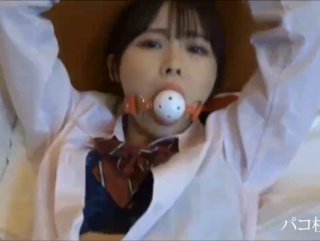 Mariana Martix在跳伞时潮吹